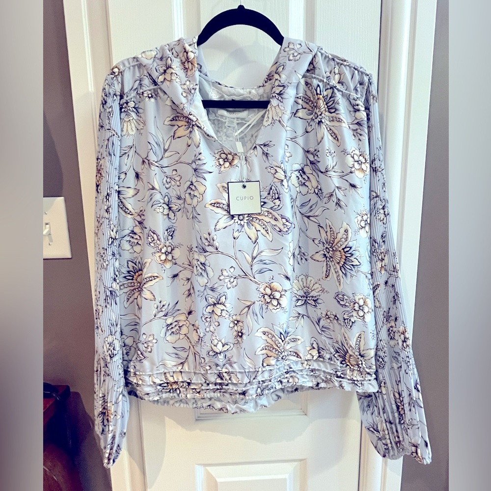 Cupio Hoodie Blouse NWT